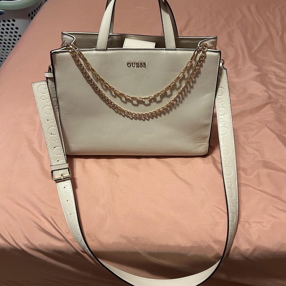 Leather Guess Cream Purse with Gold Chain Accent
